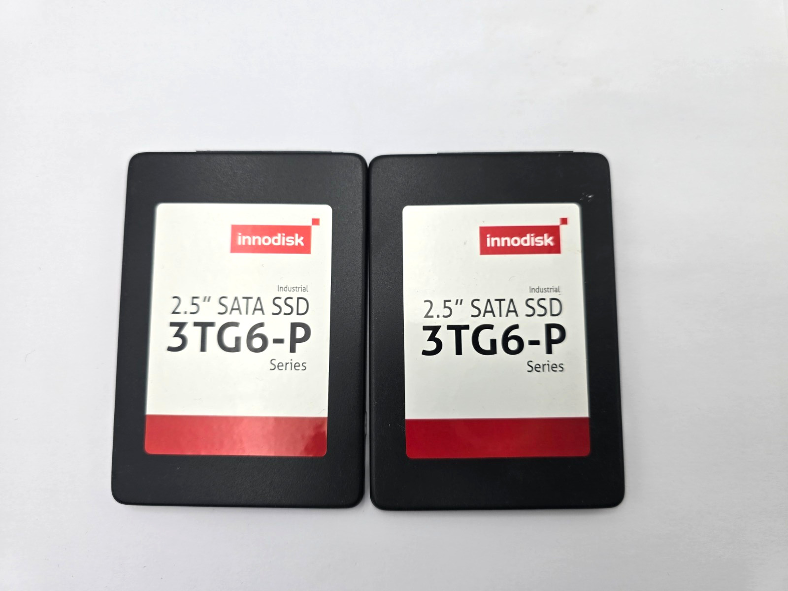 2 units lot  innodisk. DGS25-B56M71EC1QFP-EM15 , 2.5" SATA SSD 3TG6-P