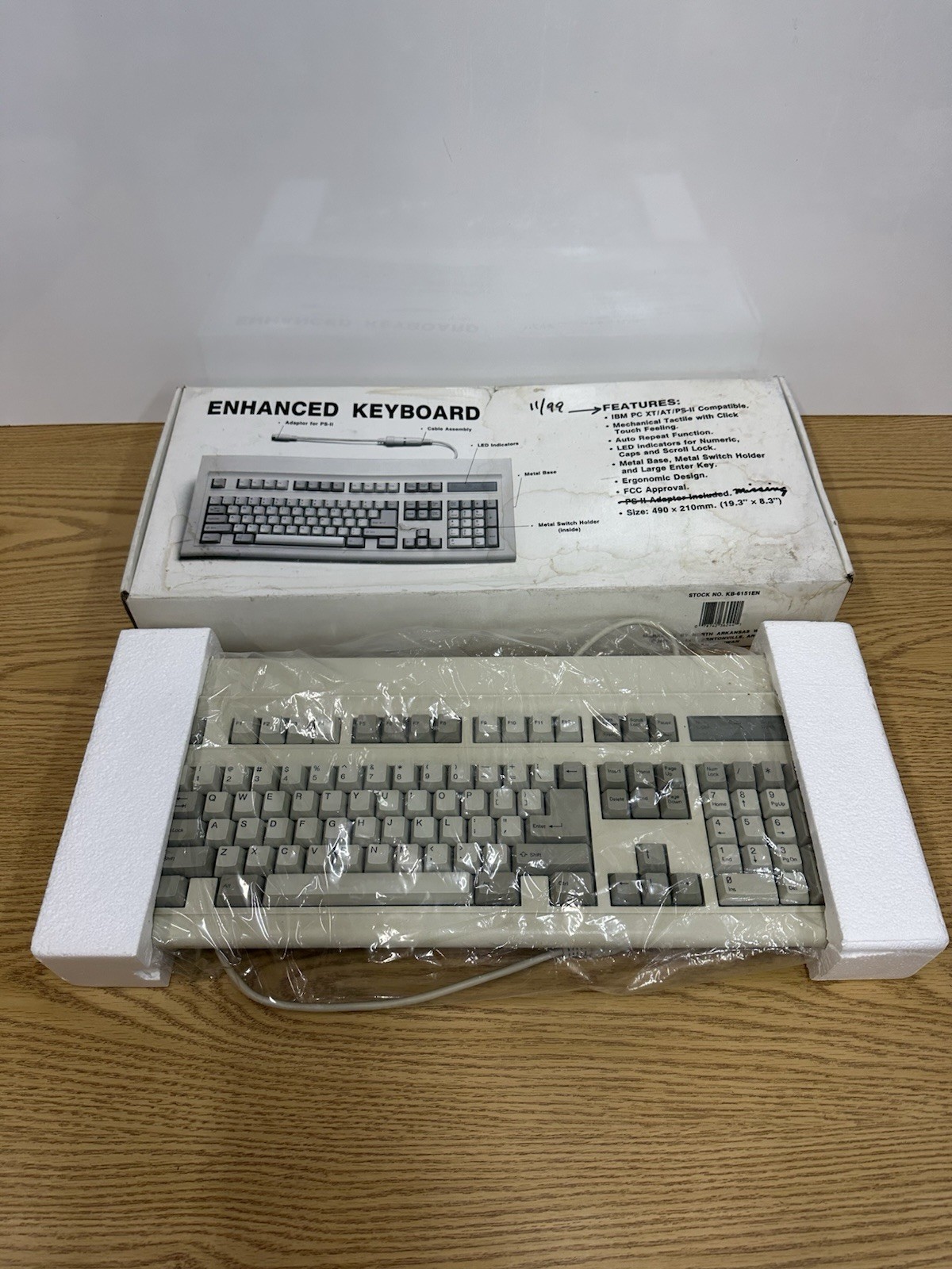 VINTAGE IBM Compatible Keyboard W/BOX Very Good Condition.