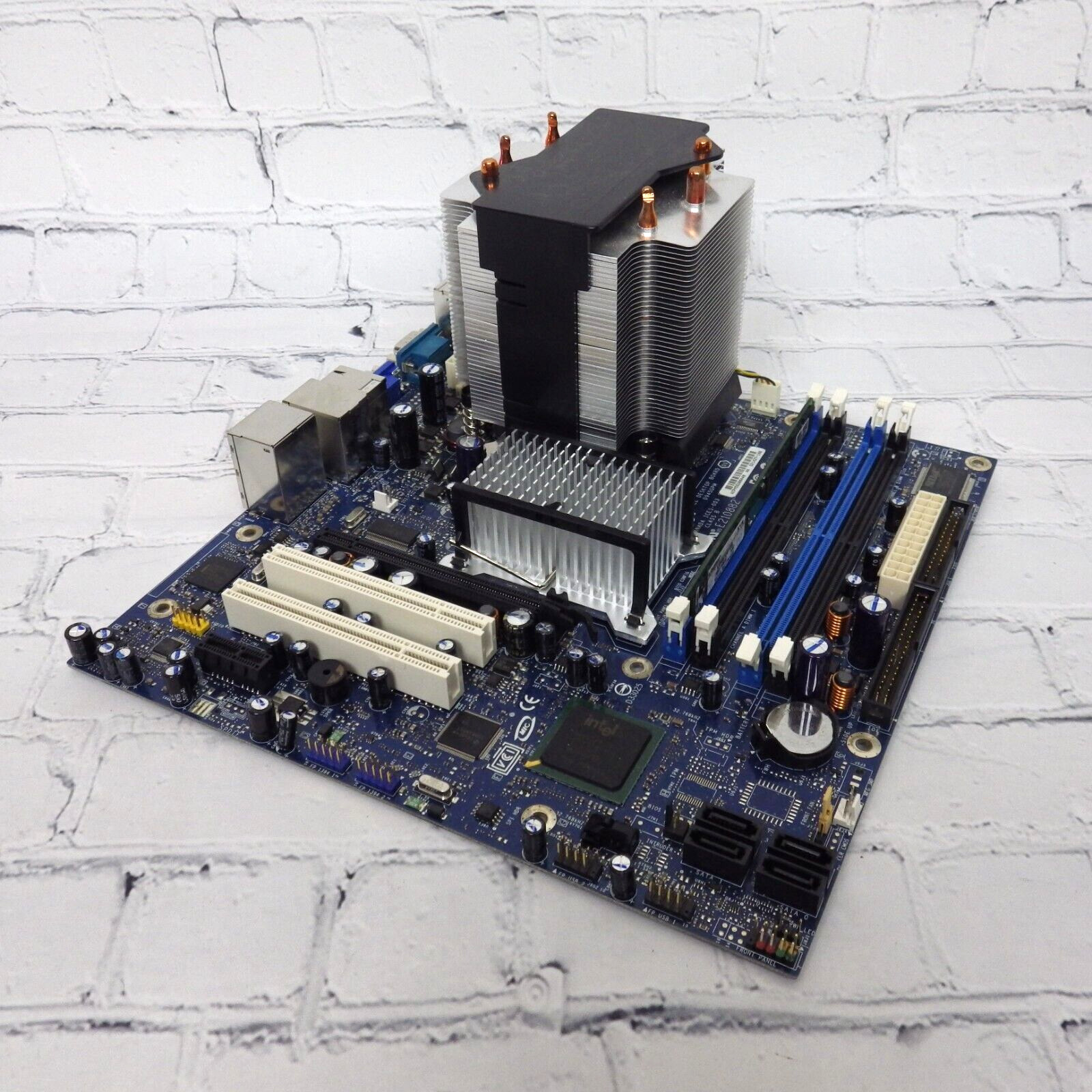 Area 51 Desktop Motherboard D945GPM With Pentium D 930 CPU 1Gb Ram w/heatsink