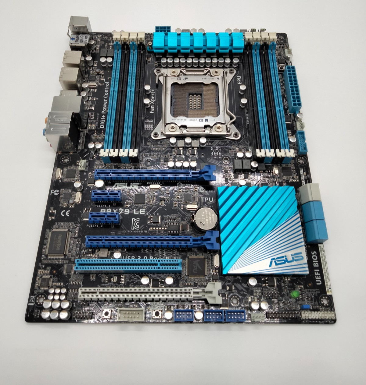ASUS P9X79 LE DDR3, TPU, EPU, ATX Motherboard