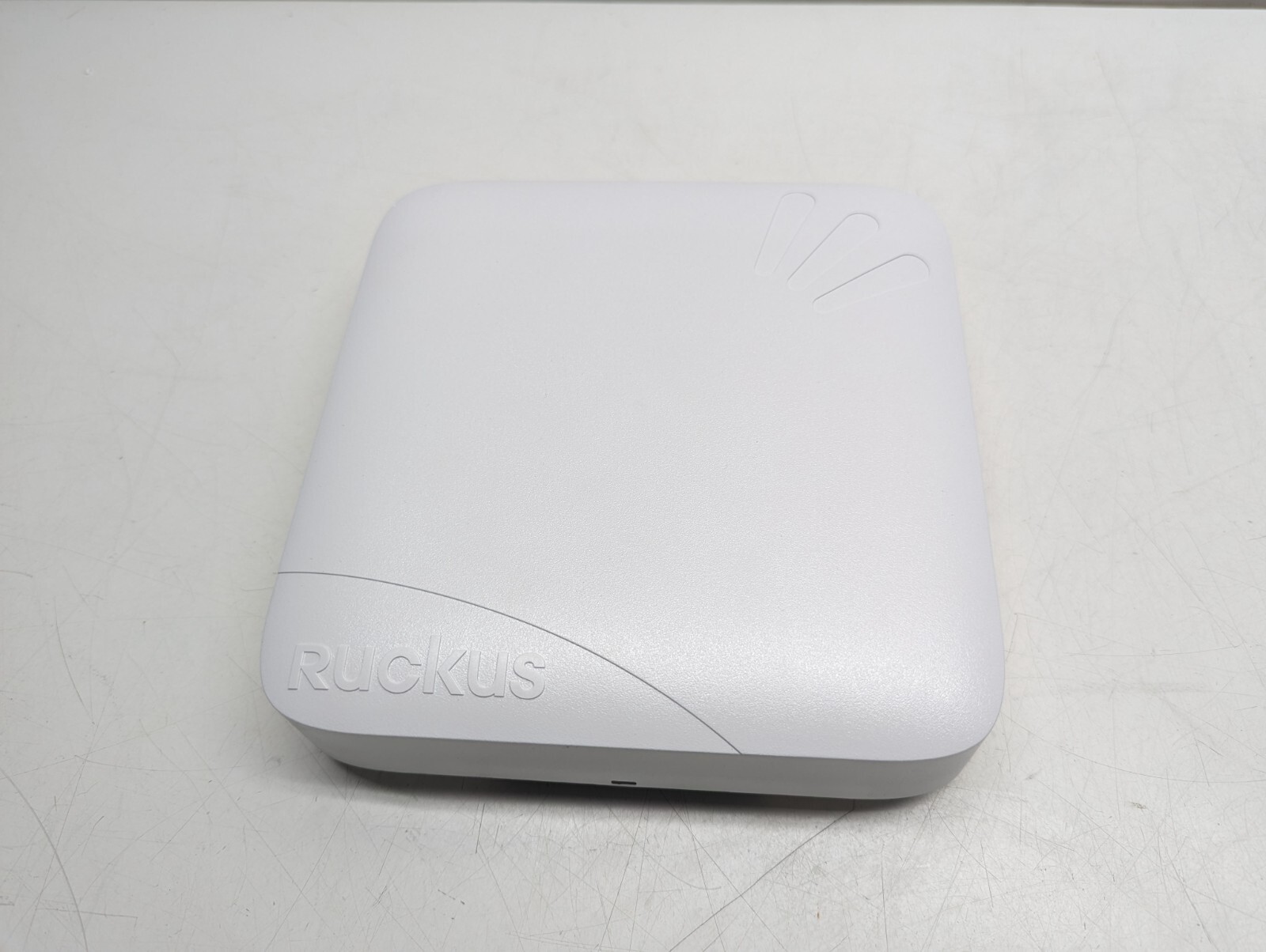 Ruckus R700 Dual-Band Indoor Wireless Access Point