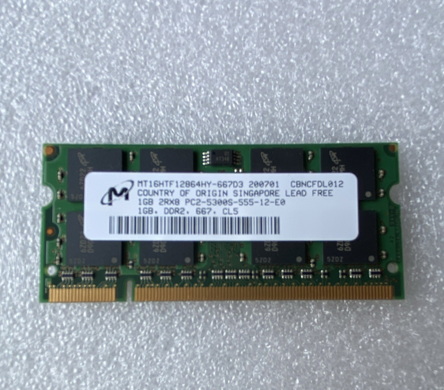 Micron 1GB DDR2 SO-DIMM PC2-5300S 200-Pin Non-ECC Unbuffered RAM