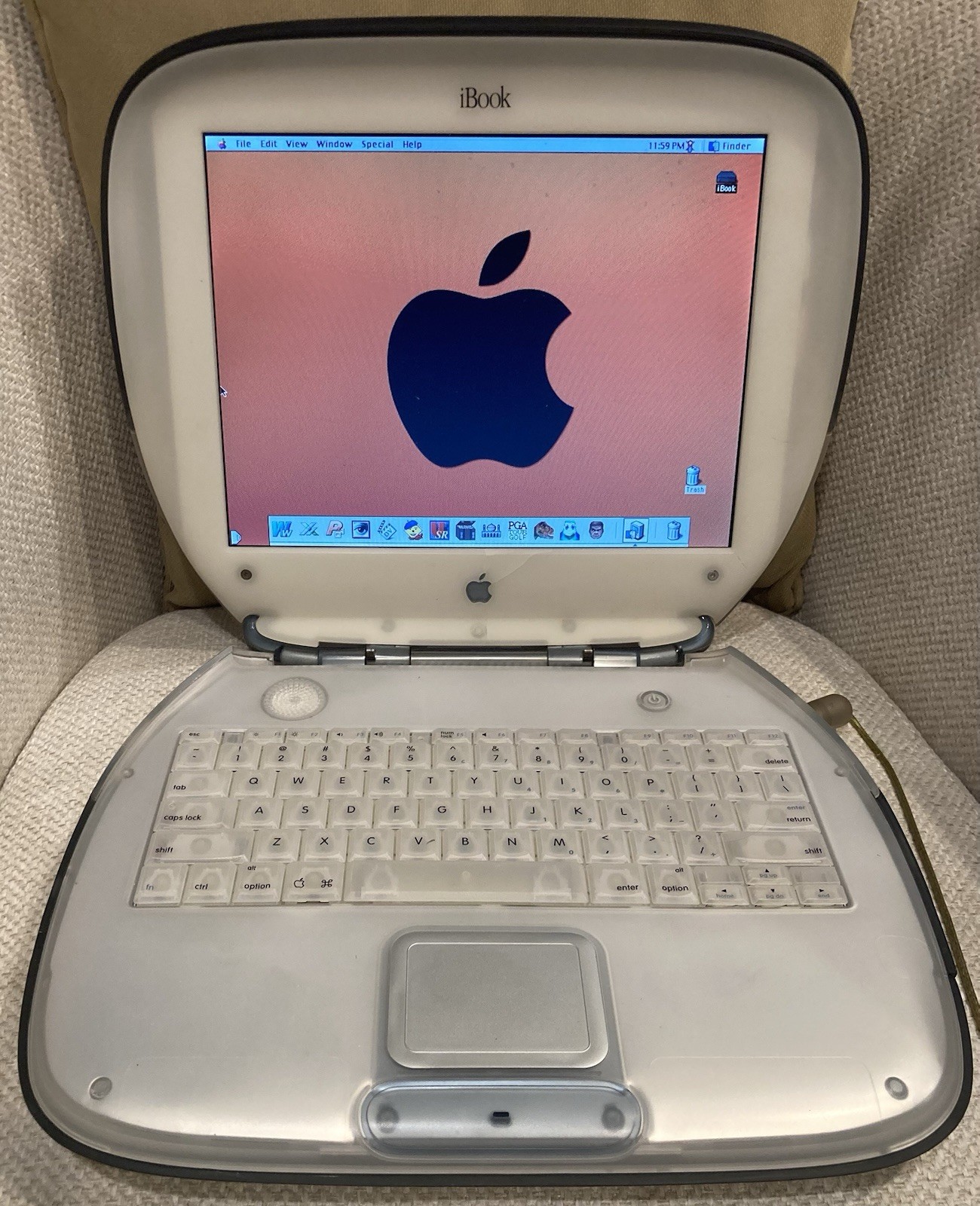 Vintage Apple iBook Clamshell Graphite OS 9 60gig SSD 576ram