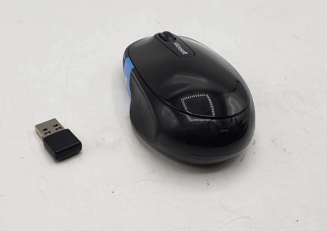 Microsoft Sculpt Comfort Wireless Mouse 4-Way Scrolling 1557 W/ USB