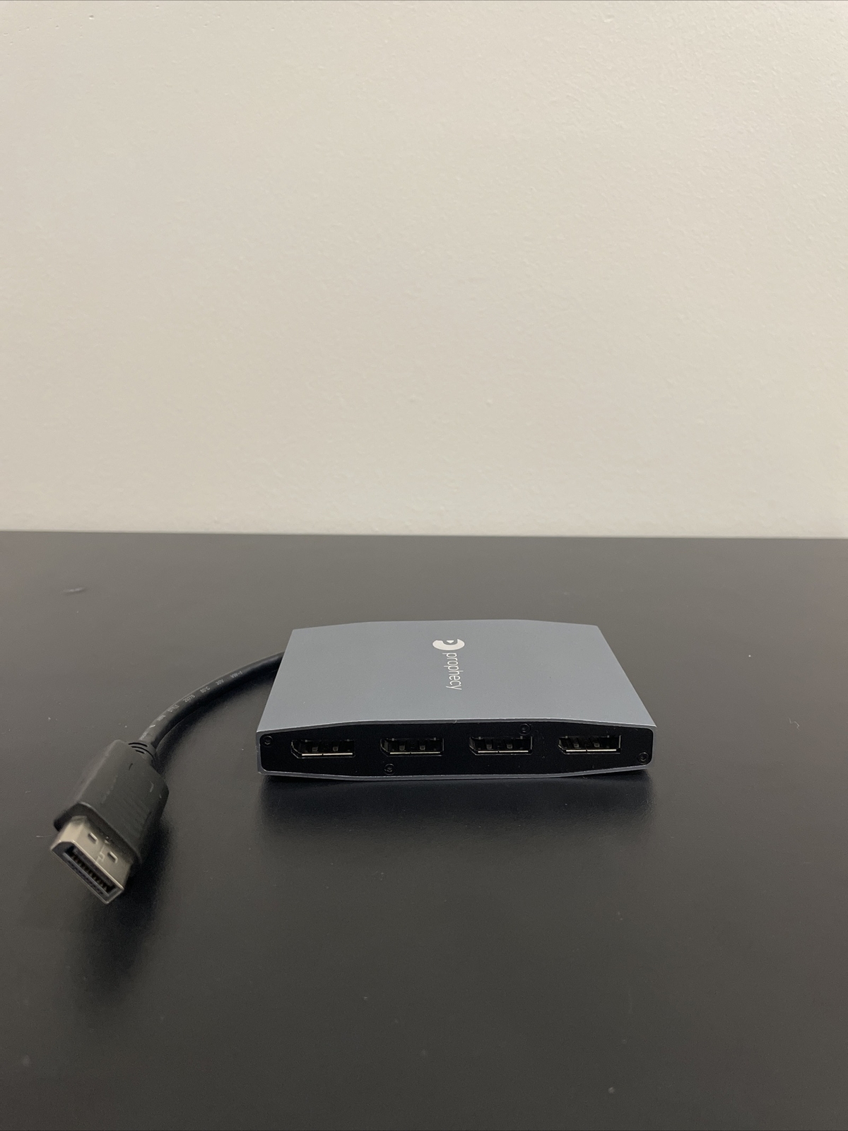 Display Port Hub 4 Way Split