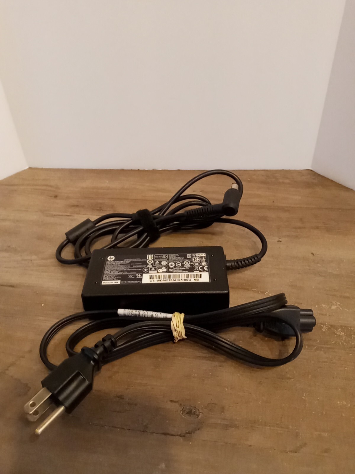 HP 65W 19.5V 3.33A Black Round Barrel A/C Adapter with Power Cord