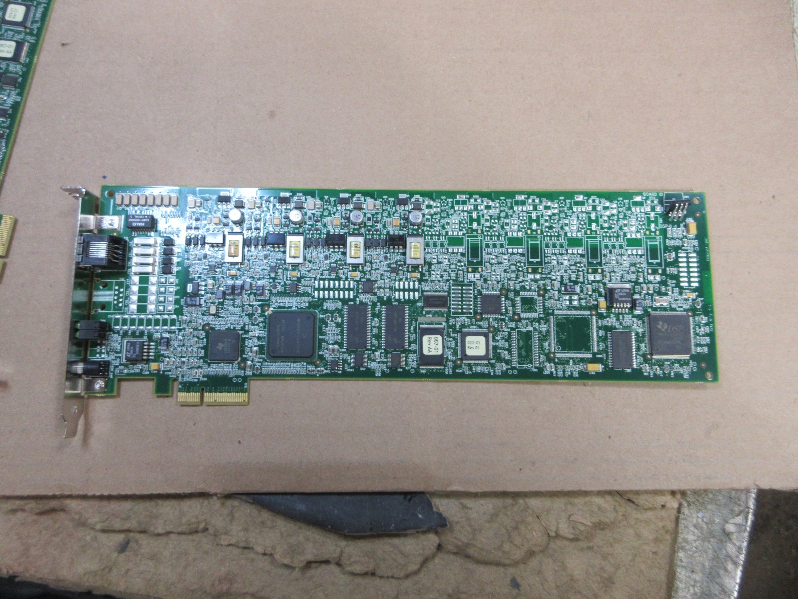 Brooktrout TR1034+E4-4L-R PCIe x4 Combi Voice/Fax/Data Board MP 901-007-09 READ