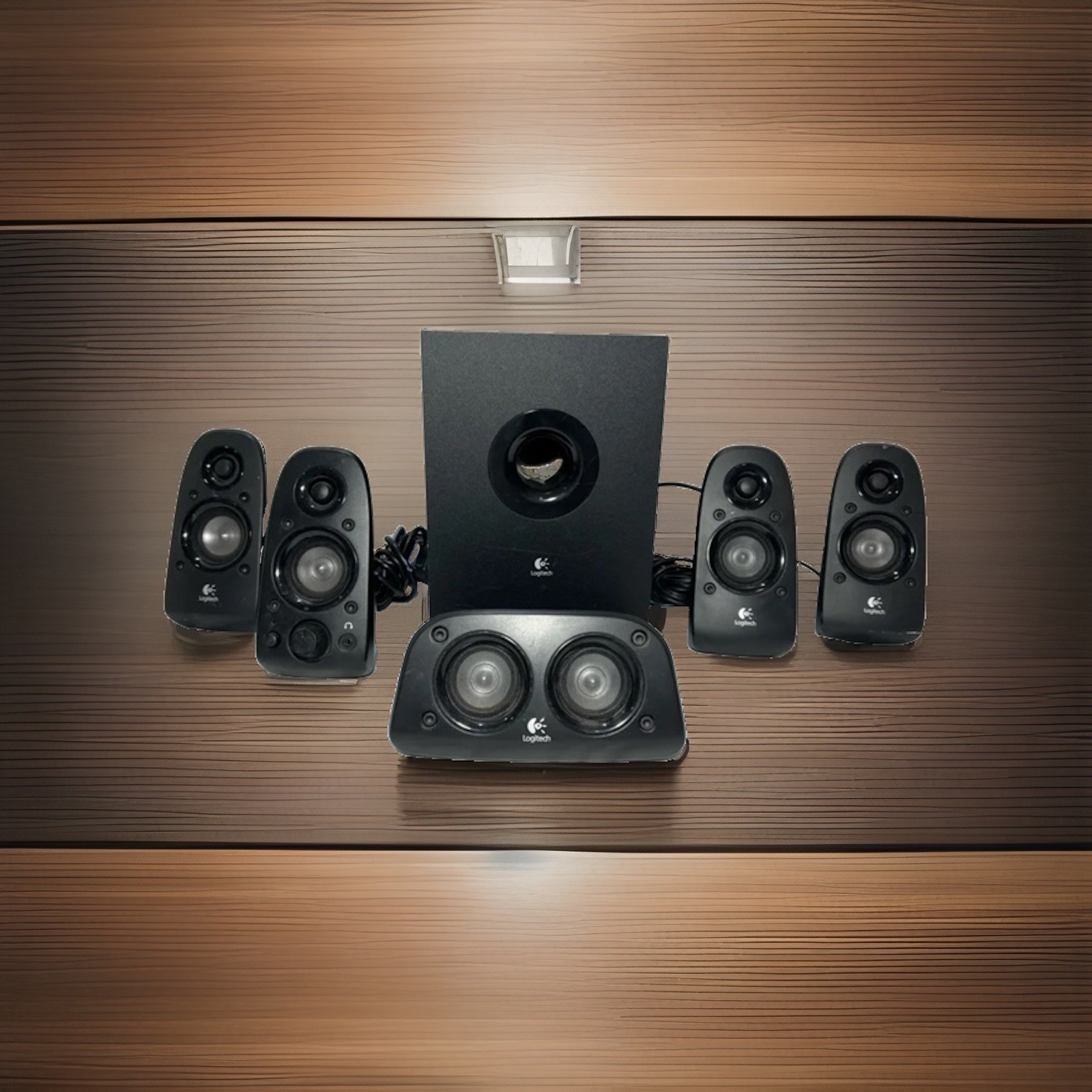 Logitech Z506 5.1 Surround Sound Speaker System With 5 Speakers And RCA Cables
