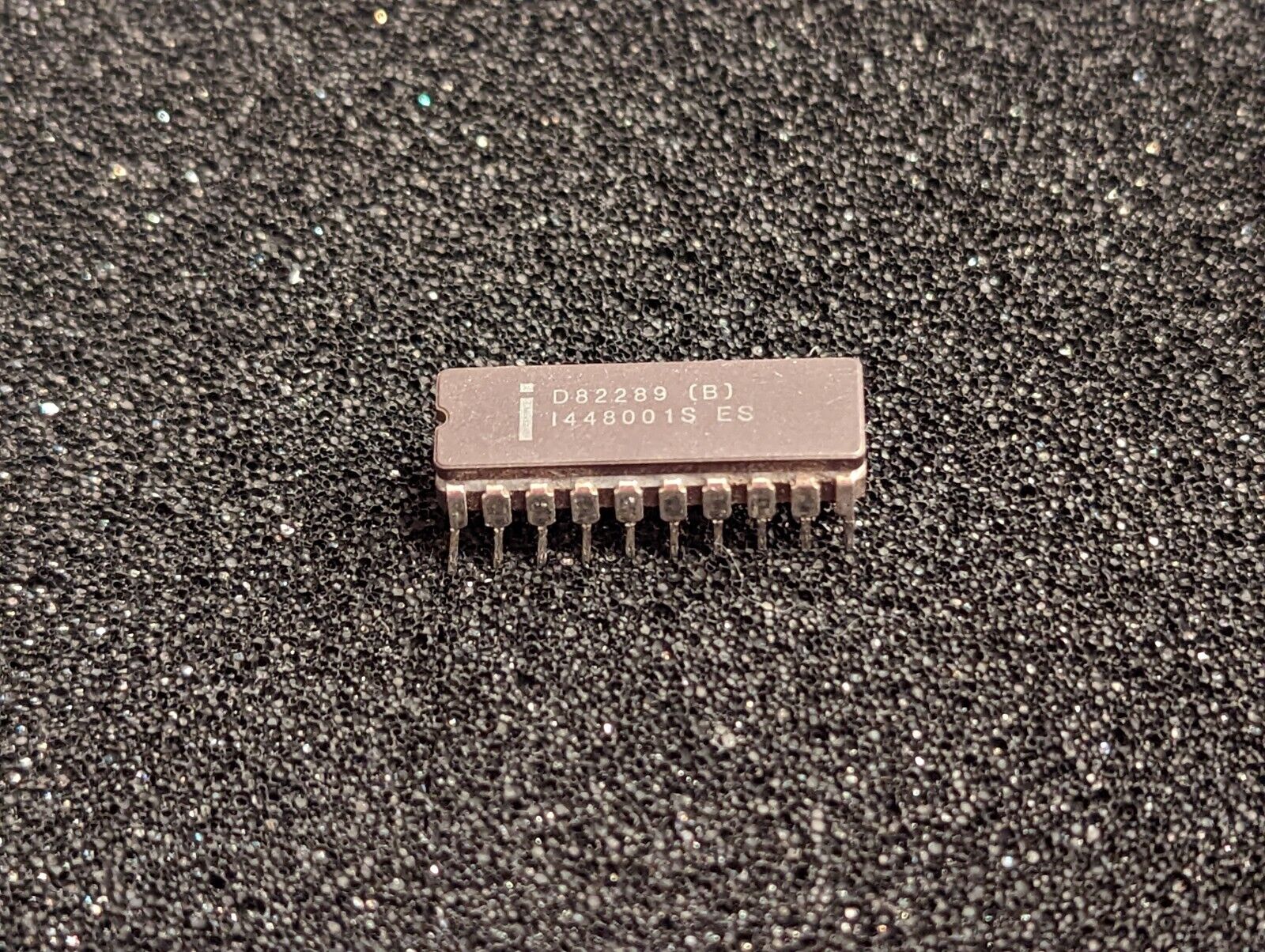 Intel D82289 (B) Engineering (ES)