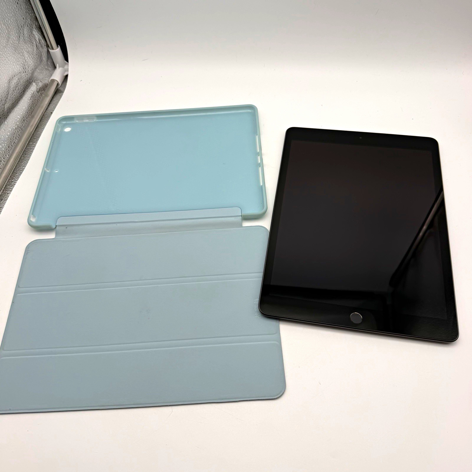 Apple iPad 7th Gen Series 10.2” Wi‑Fi 32GB Gray Tablet (A2197) w/ Folding Case A