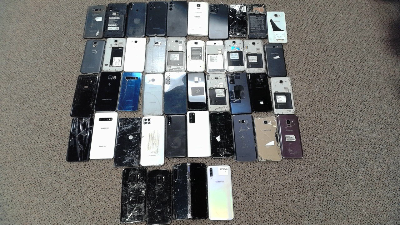 Lot of 44 Non-Working Samsung Galaxy Smartphones for Parts