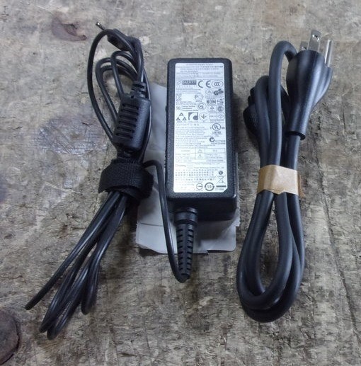 OEM CHICONY A12-040N1A AD-4012NHF Samsung AC Adapter 40W 12V 3.33A BARREL PLUG
