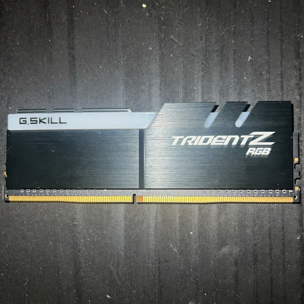 G.SKILL Trident Z RGB 8GB (1x8GB) DDR4-3000 PC4-24000 288-Pin XMP