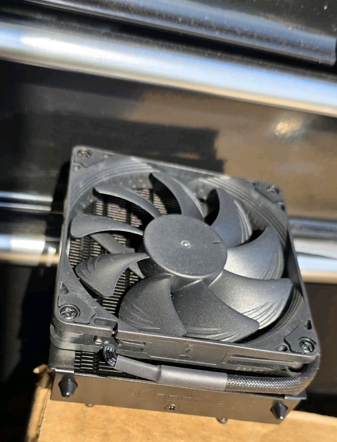 Noctua NH-L9a-AM5 chromax.black 92mm CPU Fan with Heatsink