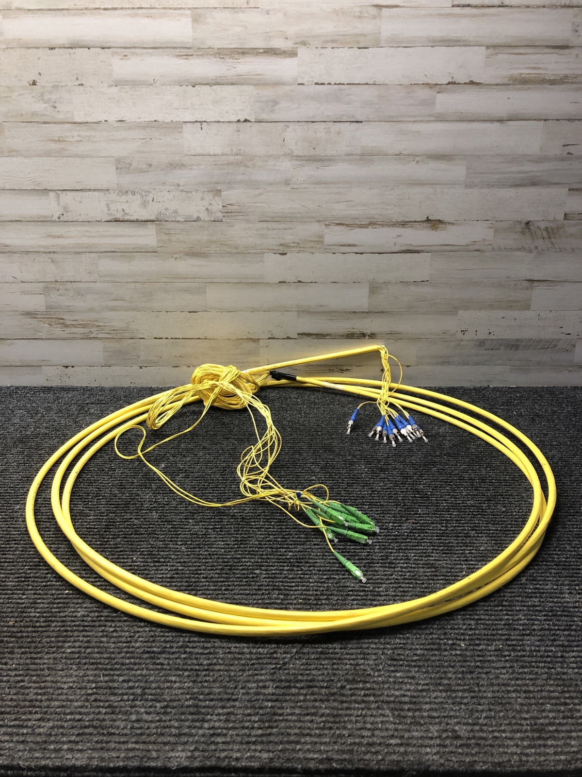 Used ADC FIBER OPTICAL CABLE  SMF-28e OFNR E102042 OFN-FT4