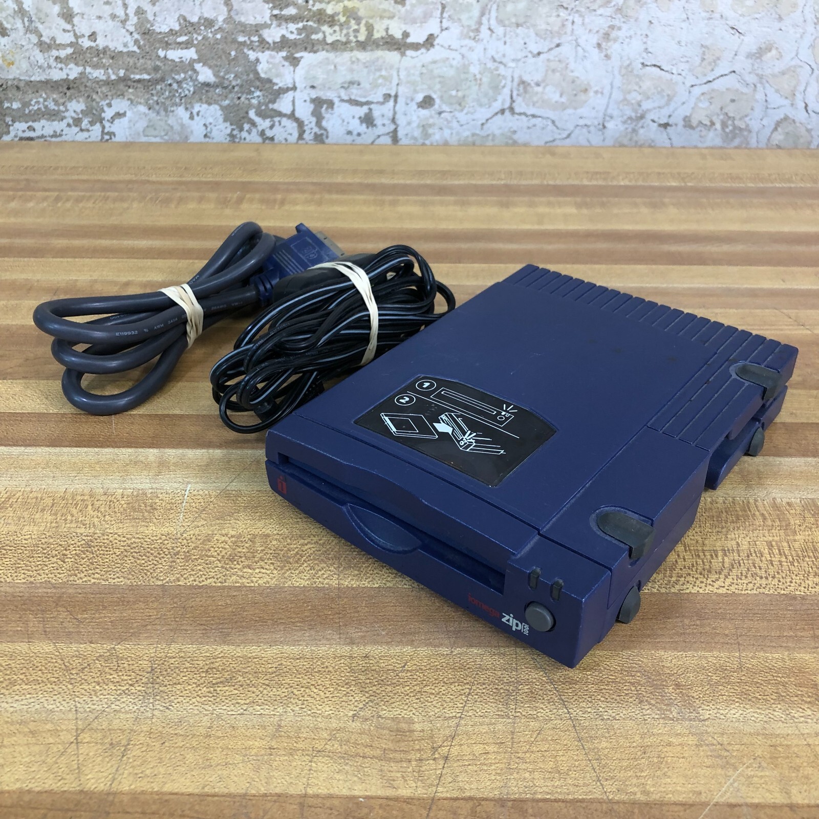 Vintage 1999 Iomega Zip 100 External 100MB PC Parallel Port Drive Z100P2 TESTED