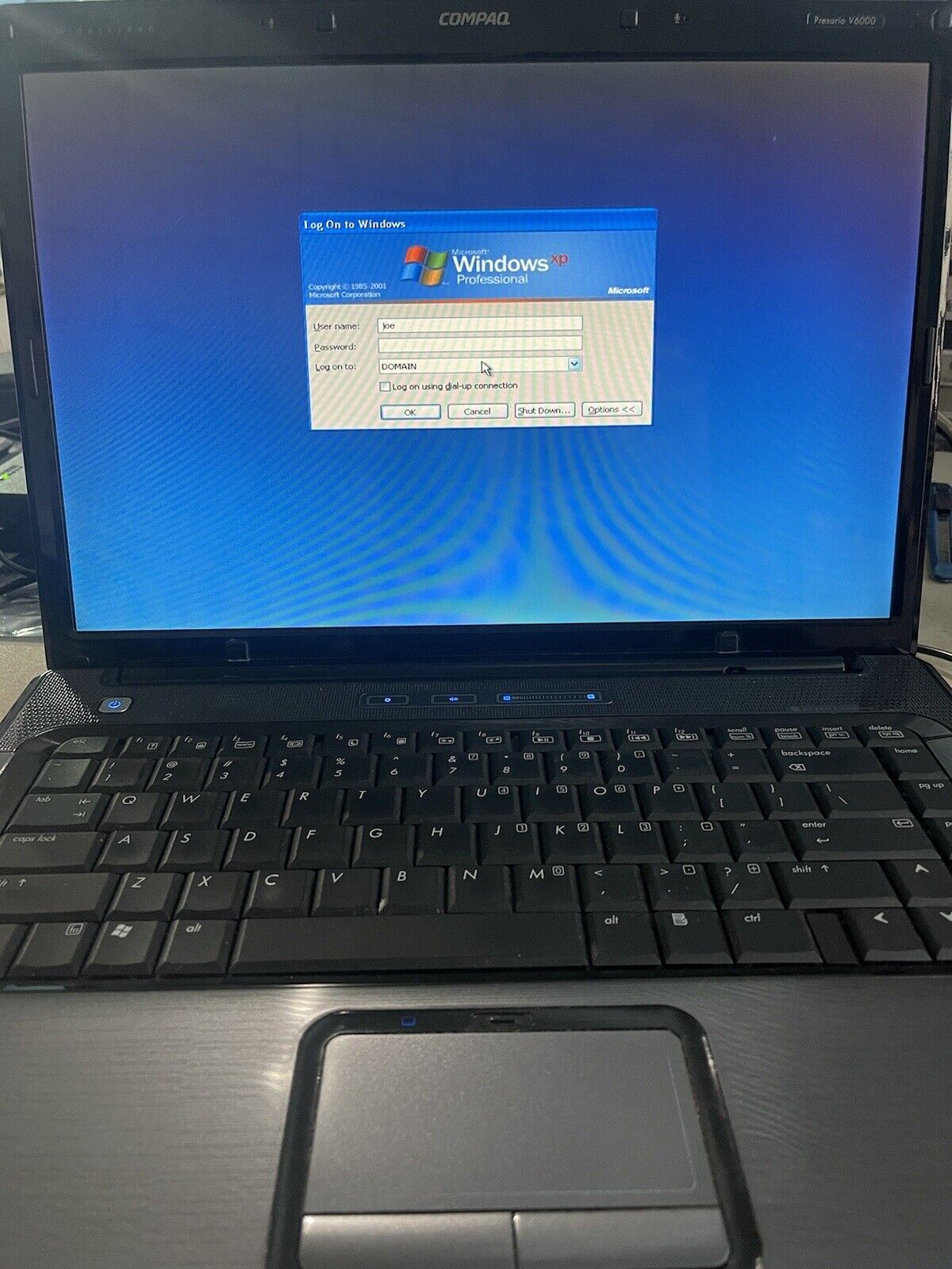 Compaq Presario V6000-Genuine Intel T2250-LOCKED-Laptop ONLY-AS IS-C108