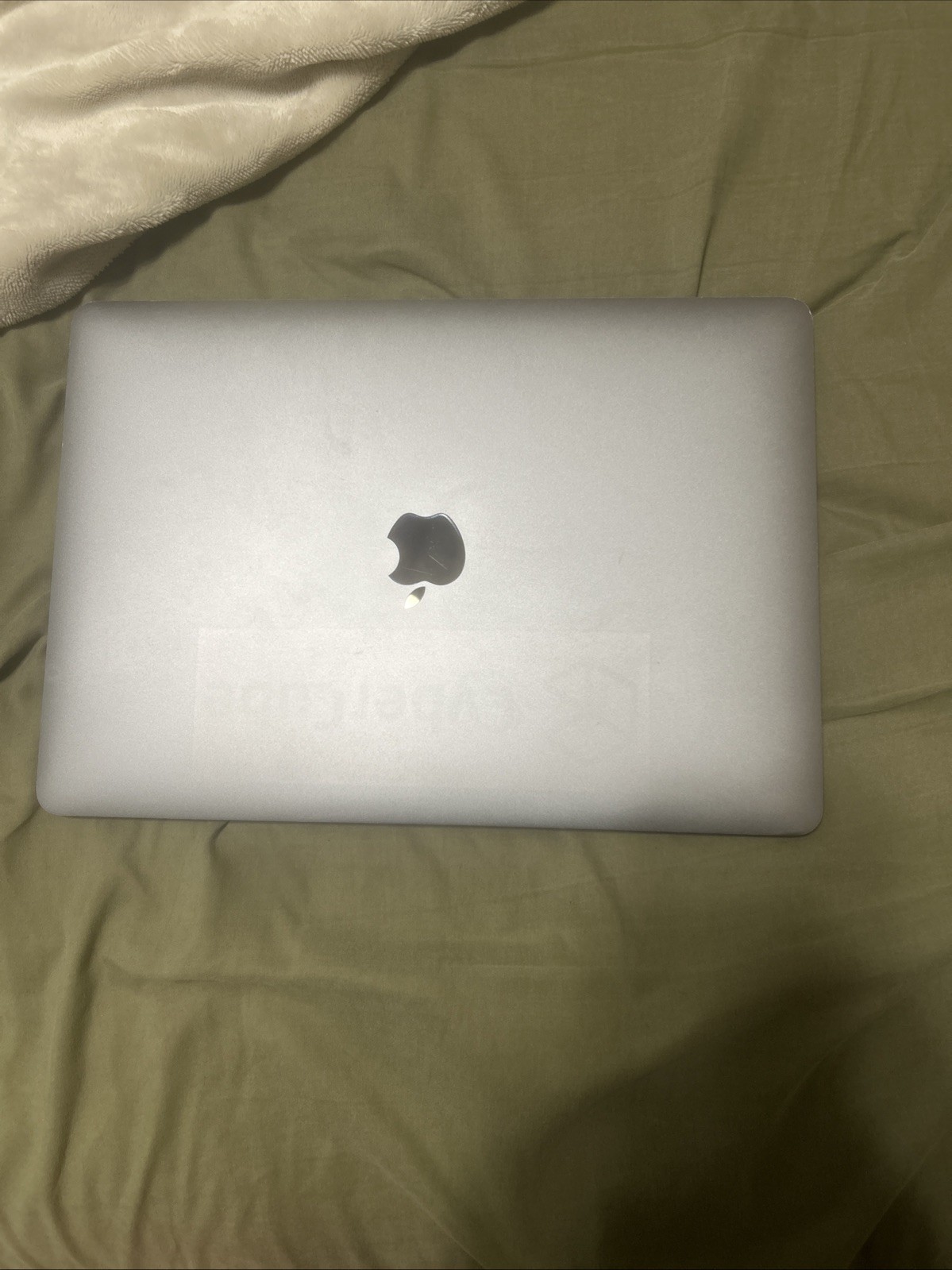 This Is a MacBook Pro (13- Inch ,2017, Two Thunder Bolts 3 Ports .8 GB