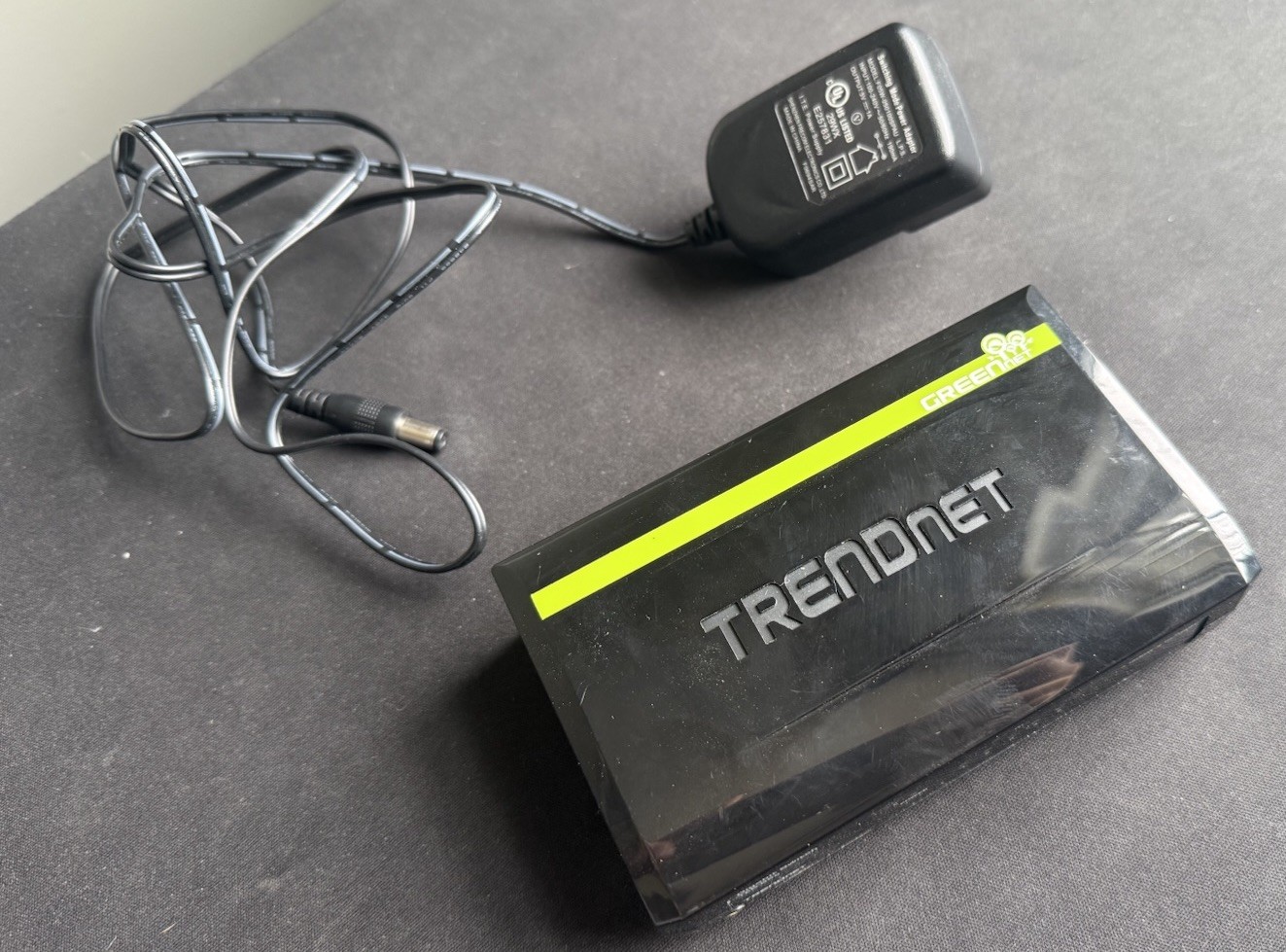 TRENDnet TEG-S5g 5-Port Unmanaged Gigabit GREENnet Switch w/ Power Adapter