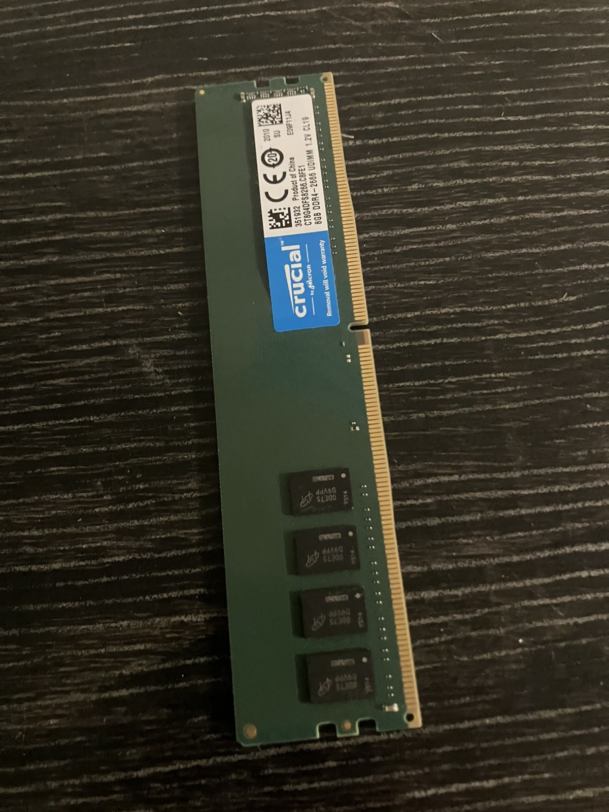 Crucial CT8G4DFS8266 8GB DDR4 2666MHz PC4-21300 UDIMM Desktop RAM CL19