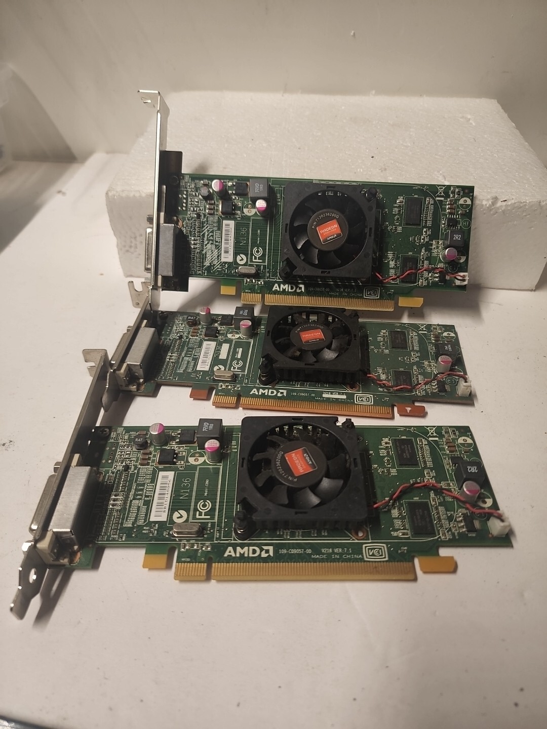 Lot Of 3X ATI-AMD Radeon HD 512MB 109-C09057-00 Low Profile Video Card SFF