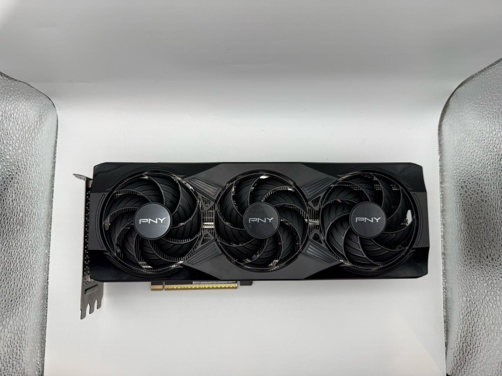 For Parts PNY GeForce RTX 5070 Ti 16GB GDDR7 Graphics card *READ**NOT WORKING*