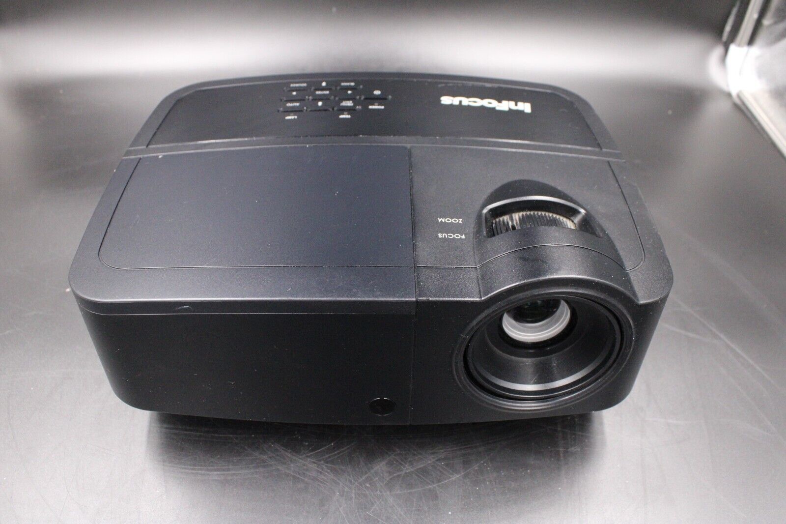 InFocus IN114X XGA DLP 3200 Lumens Projector Less Than 500 Lamp Hours TESTED
