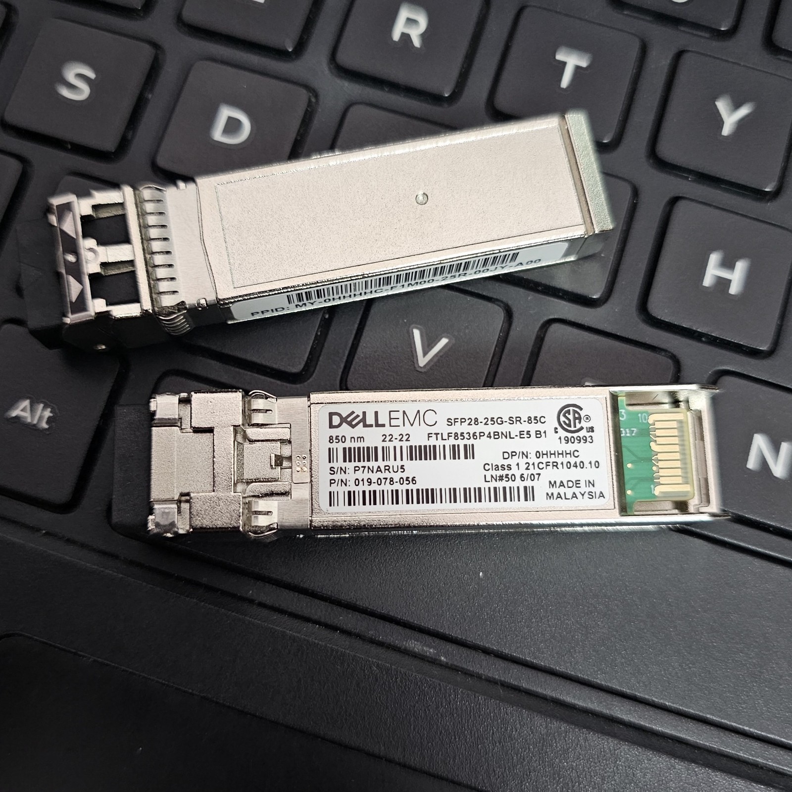 Dell EMC 0HHHHC 25GbE Transceiver SFP28-25G-SR-85C 019-078-056 FTLF8536P4BNL-E5