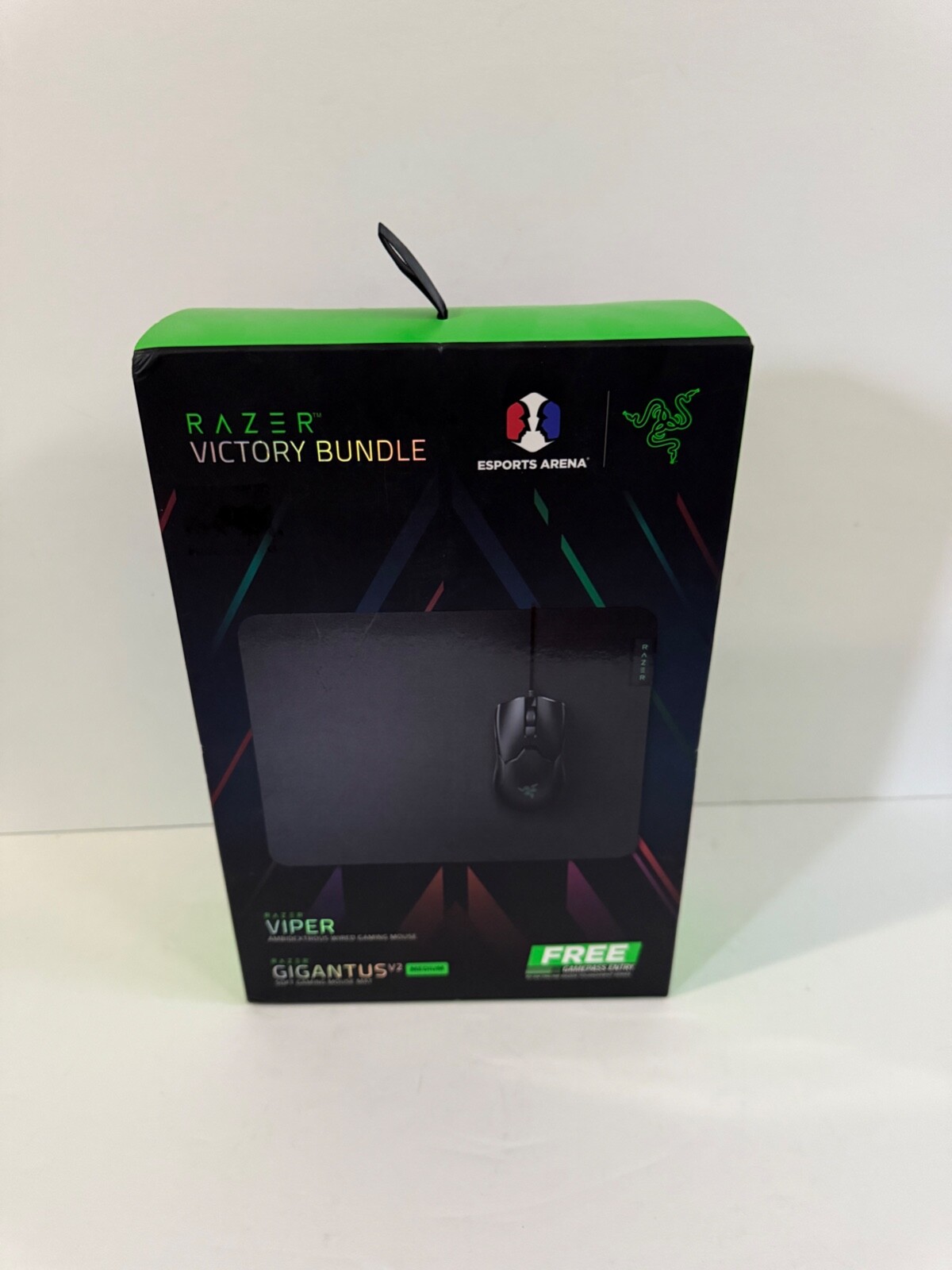 Razer Victory Bundle - Razer Viper Mouse/Razer Gigantus V2 Medium Mat - NEW