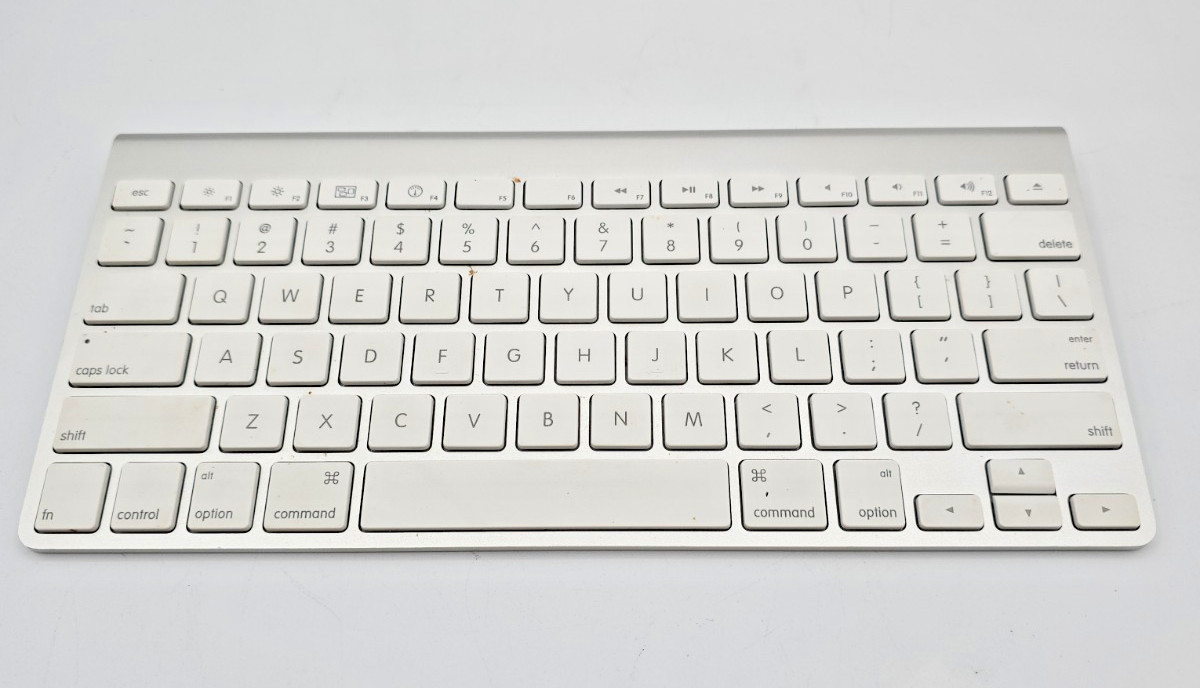 GENUINE Apple Wireless Bluetooth Keyboard A1314 Mac Aluminium CLEANED & TESTED