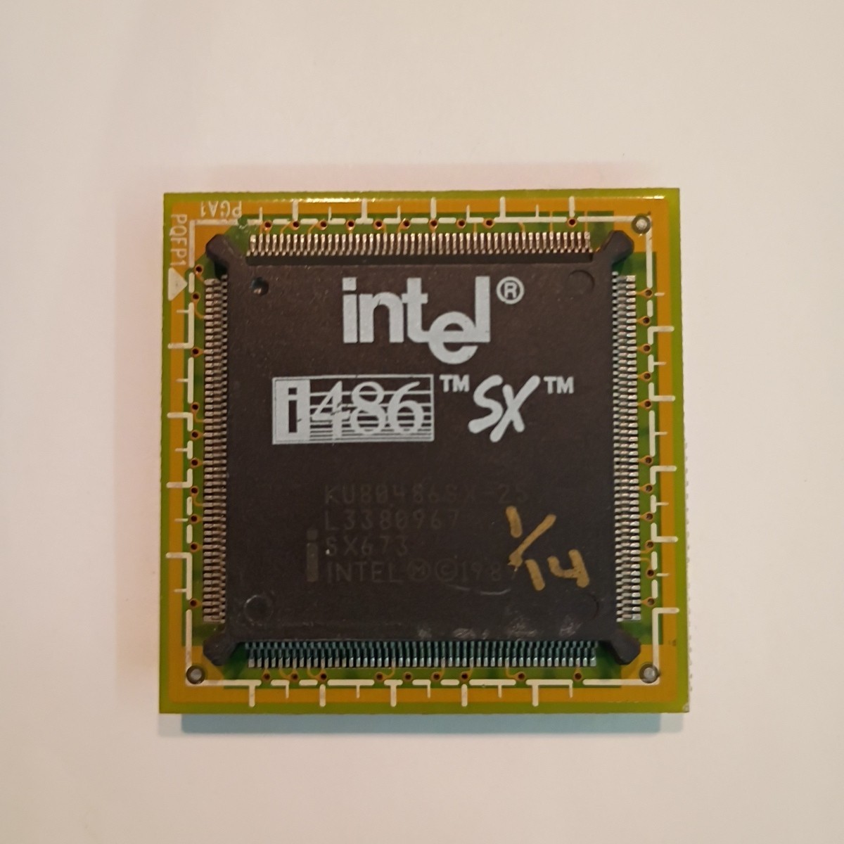 RARE INTEL 486SX 25mhz CPU Processor Ceramic Gold KU80486SX-25 Vintage SX673