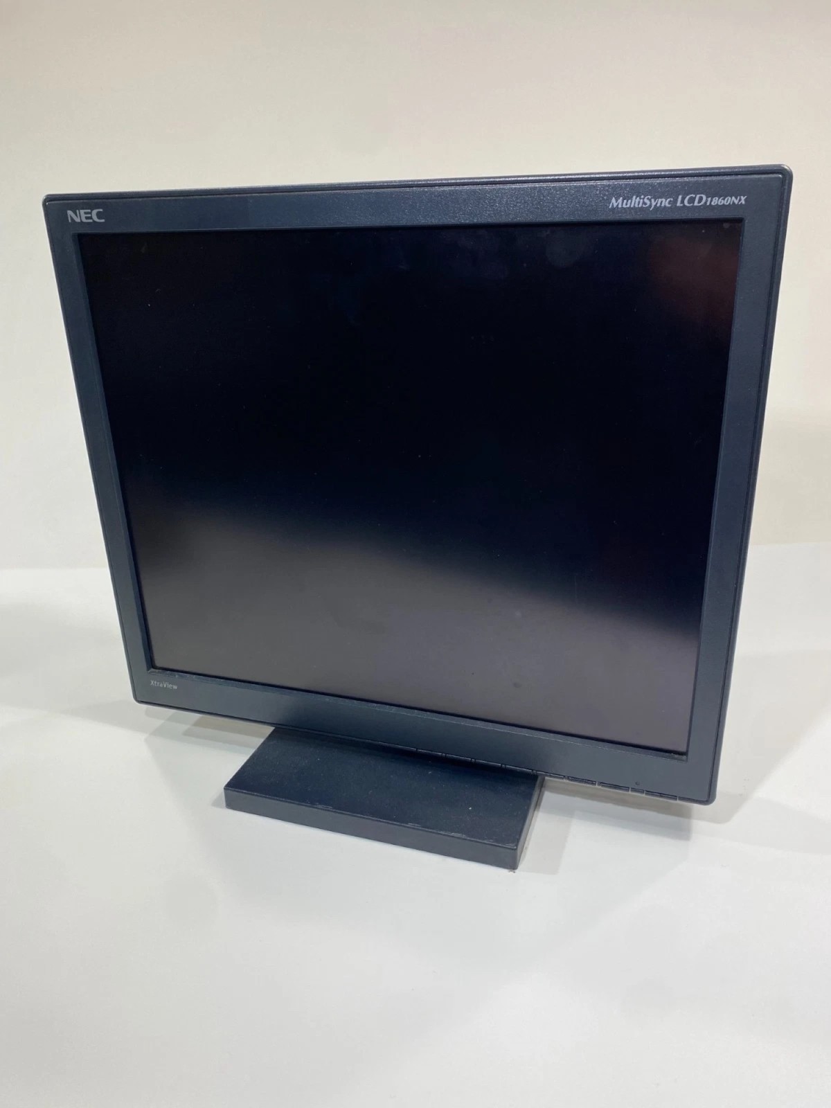 NEC MultiSync LCD1860NX 18 Inch LCD Computer Monitor XtraView D-Sub VGA