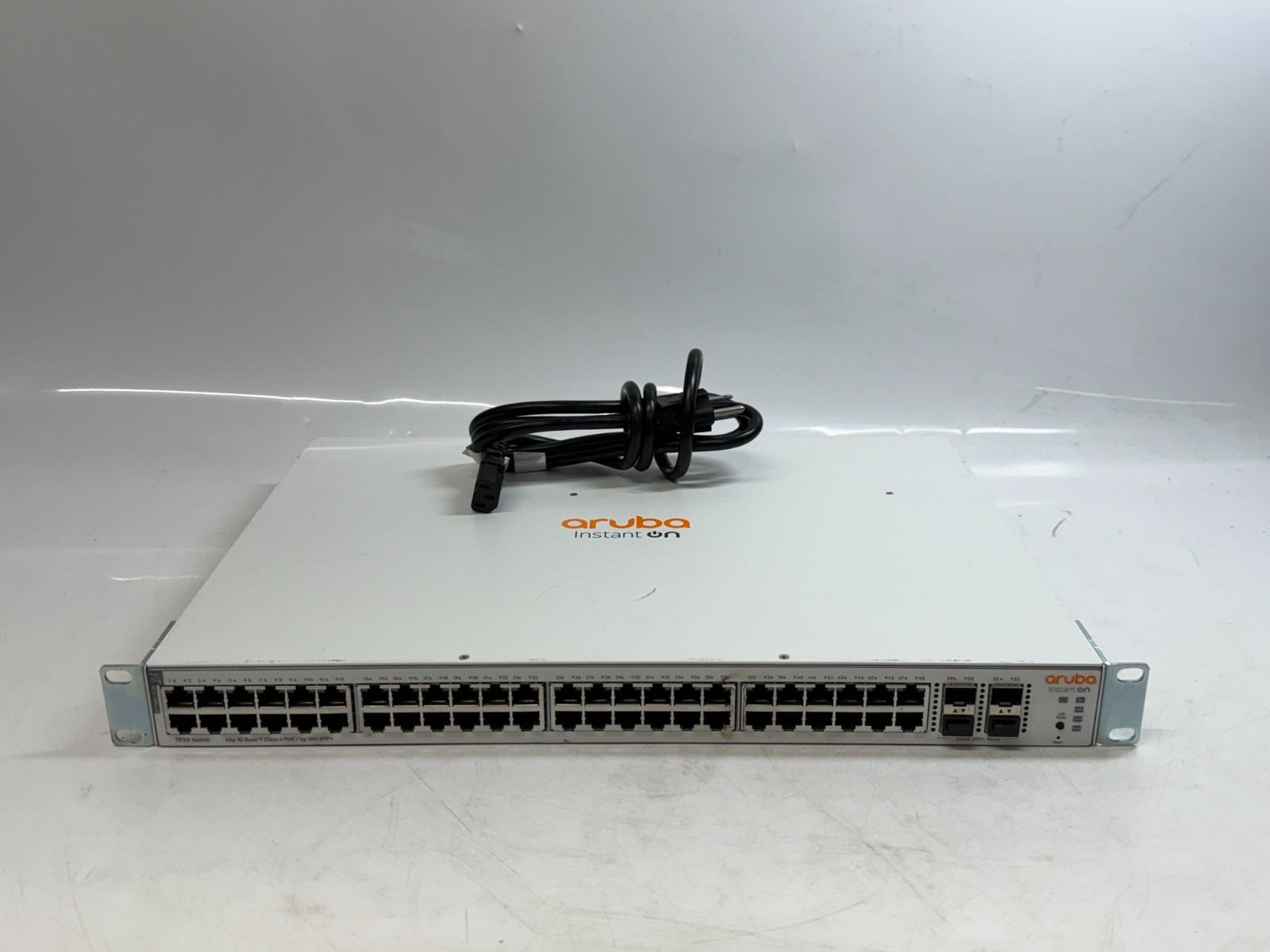 Aruba Instant On 1930 48G Class4 PoE 4SFP/SFP+ 370W Switch (JL686A) w/rack ears