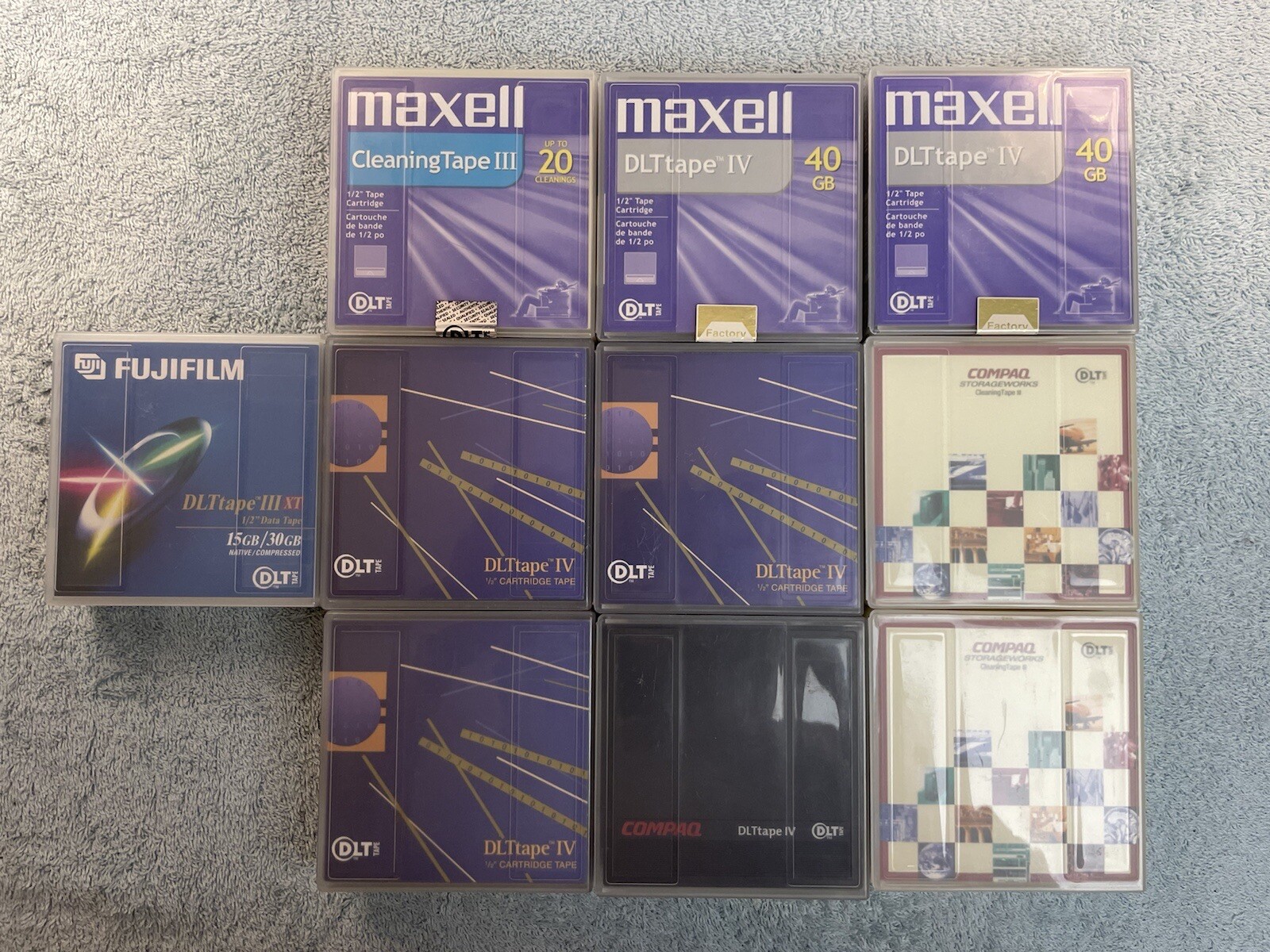 10x lot of DLTtape 1/2” cartridges. 3 cleaning tapes 7 storage tapes.