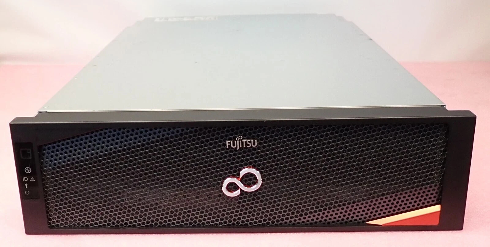 Fujitsu DX8900 S4 Controller Enclosure FTS: ETTCAU 6x FC16G 2x ISCSI-2P-10G
