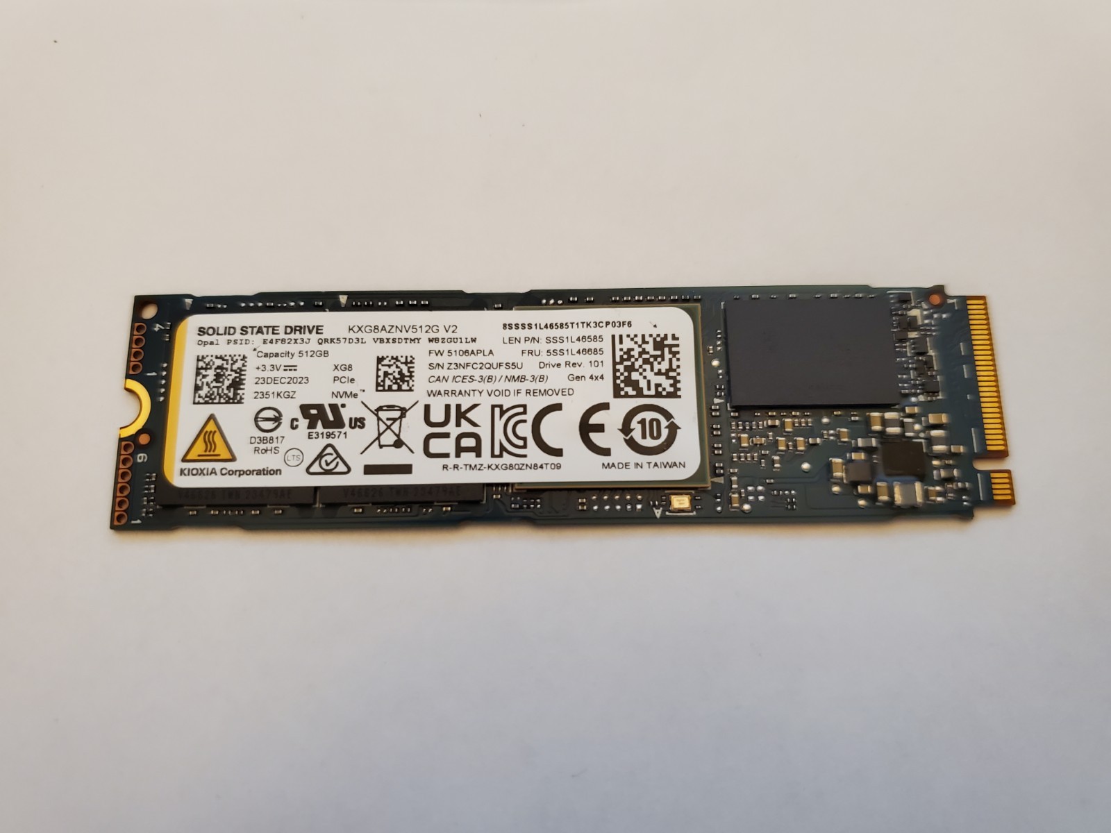 KIOXIA XG8 Series 512GB M.2 2280 NVMe PCIe Gen4.0 x4 SSD KXG8AZNV512G
