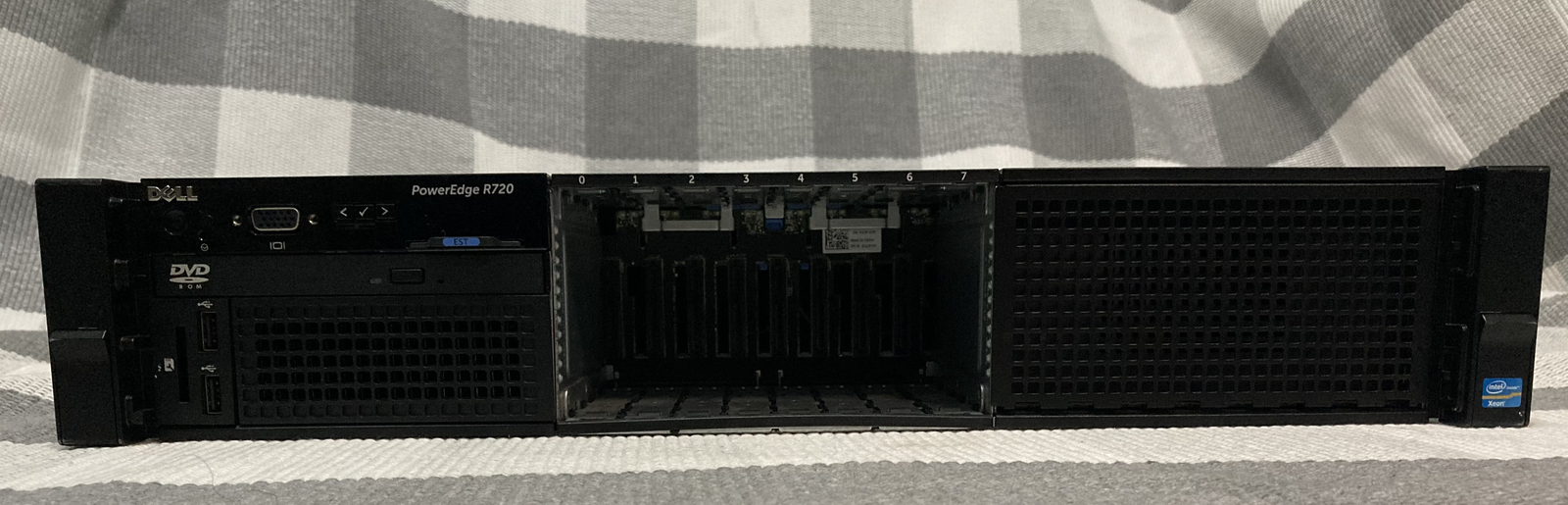 Dell R720 8 bay SFF Two E5-2637 3.5GHz 64GB H710 iDRAC7 Ent 8x 2.5 2x 750W