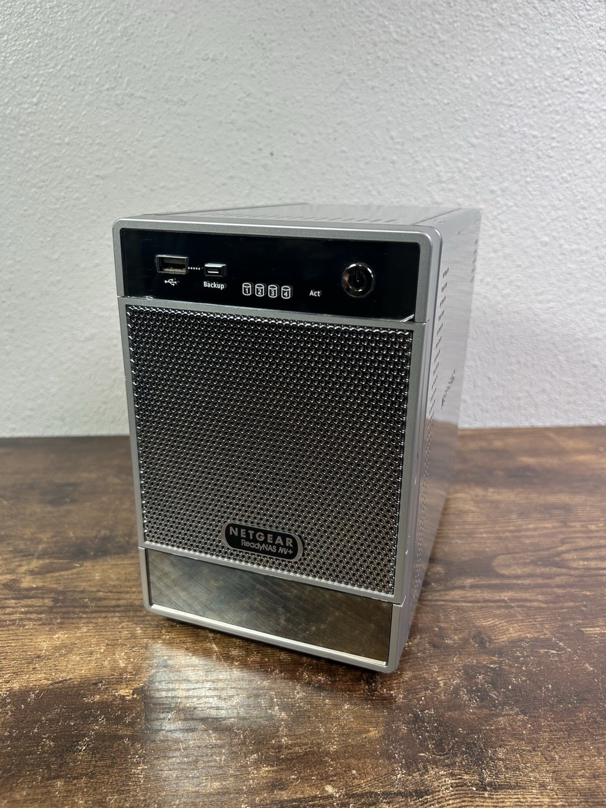 PARTS - Netgear ReadyNAS NV+﻿ model RND4000v3 4X Bay Desktop Network Attached