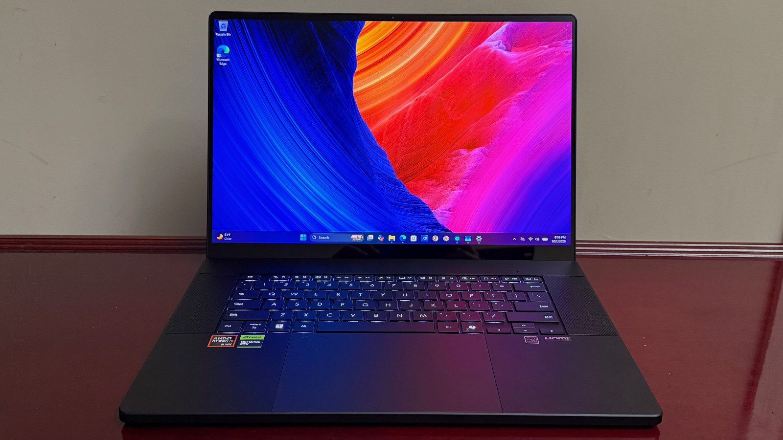 ASUS ProArt P16 3K 120Hz OLED (Ryzen AI 9 HX 370, 32GB/2TB SSD, RTX 5070) Black