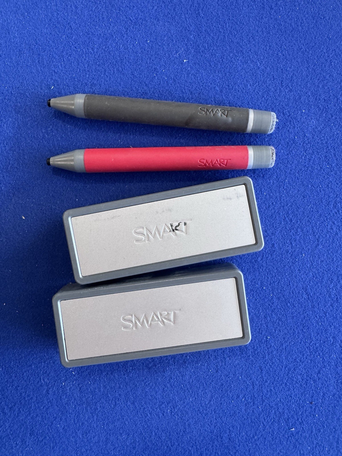 1-set Of 6000s Smartboard Pens And Erasers.