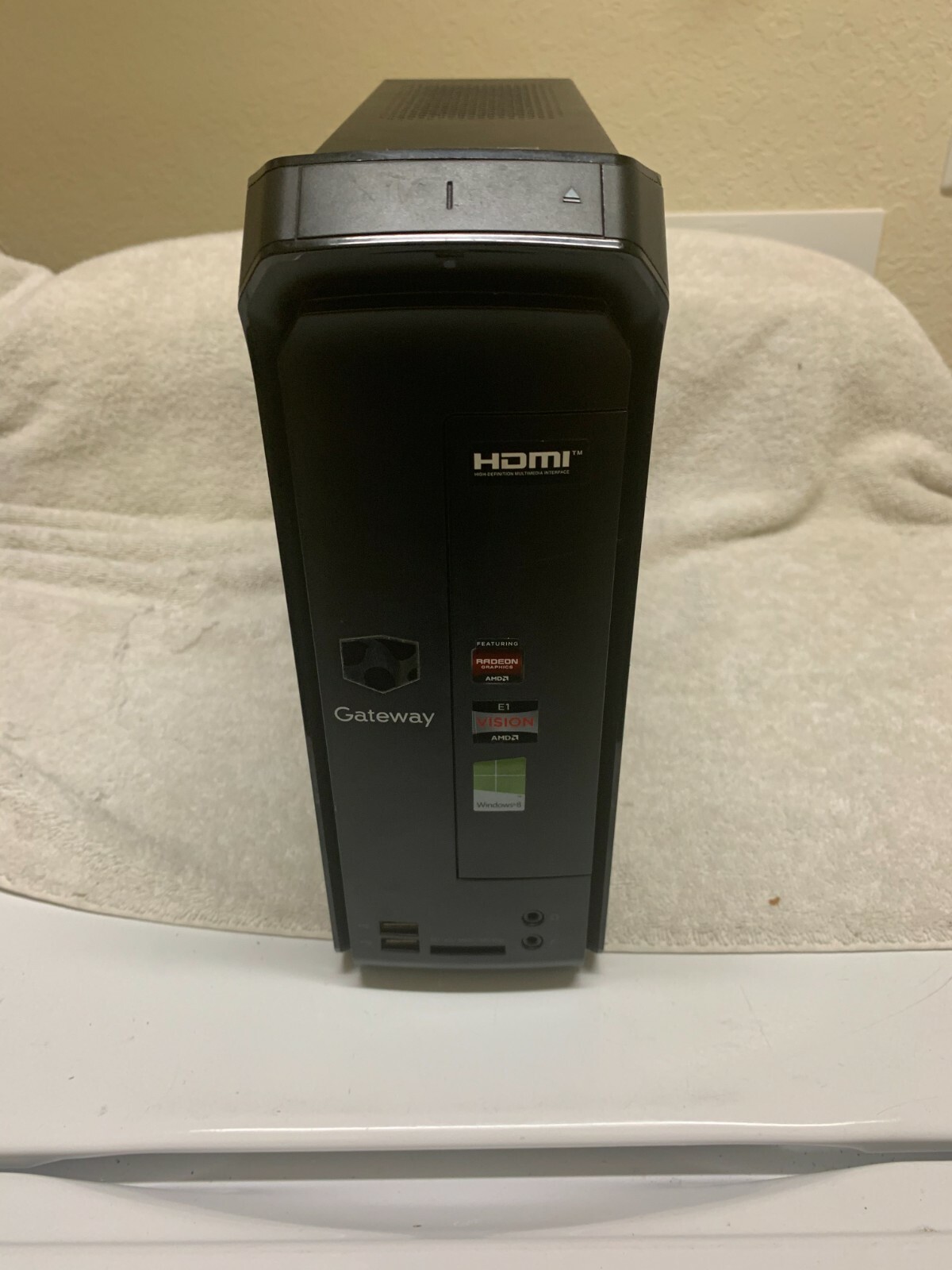 Gateway SX2110G-UW308 SFF Desktop Computer