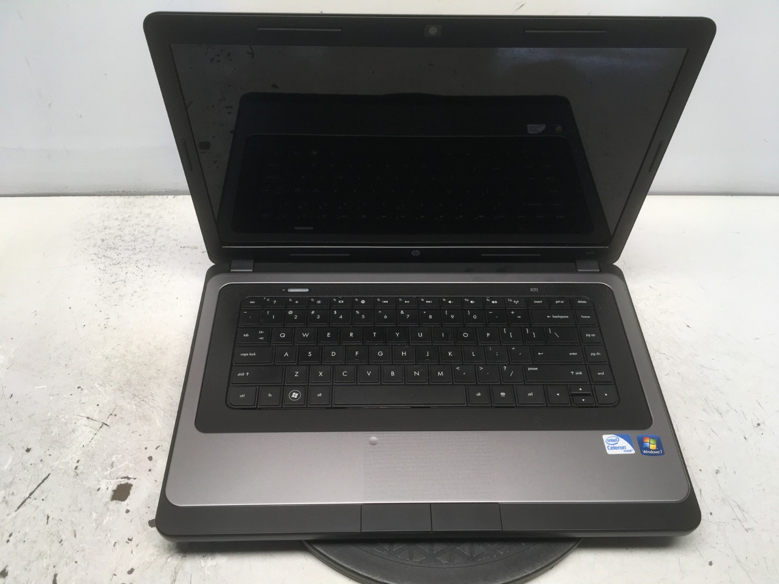 HP 2000-299WM Intel Celeron Dual-Core T3500 2.1GHz 3 GB NO HDD No Batt