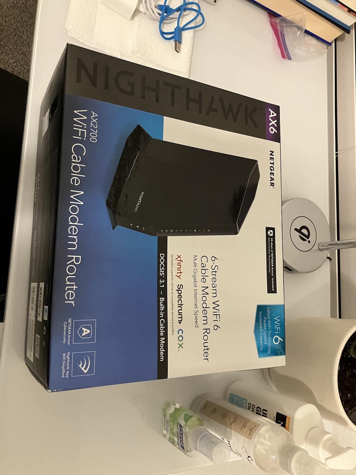 NETGEAR - Nighthawk AX2700 Router with 32 x 8 DOCSIS 3.1 Cable Modem - Black