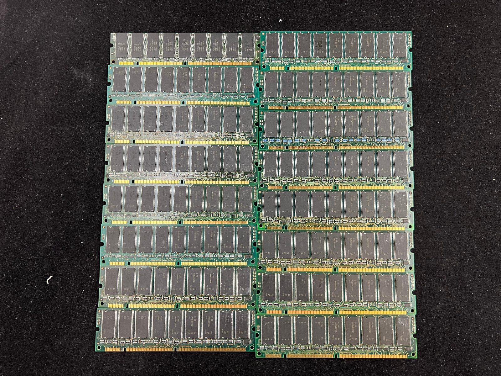 Lot of 16 - MEM-SD-NPE-64MB DRAM DIMM CISCO 7200 NPE-175/225/300 & NSE-1/1-7206