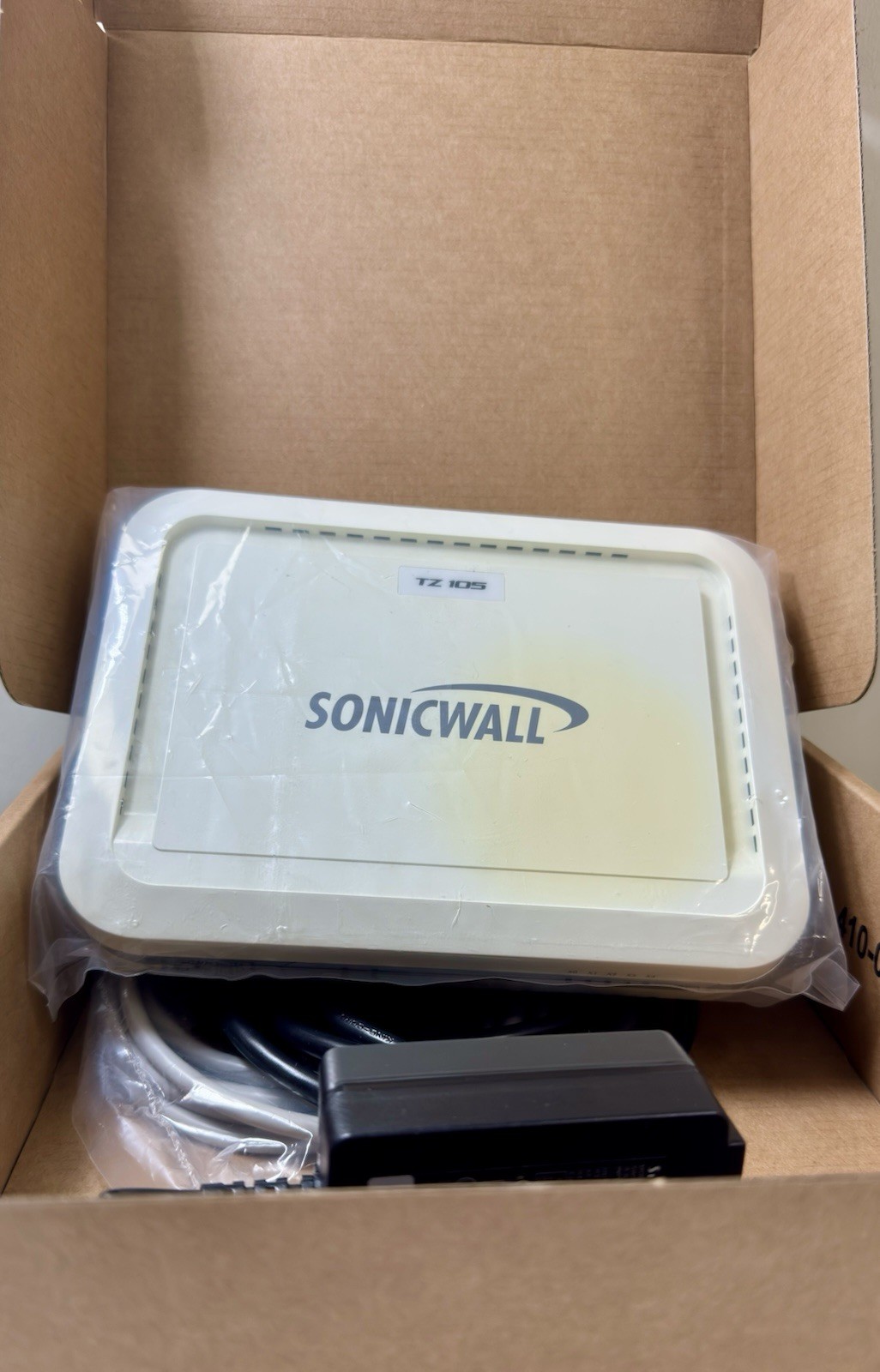 SonicWALL TZ 105 Network Security Appliance Firewall APL22-09B