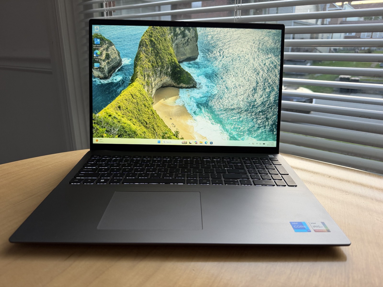 Dell Vostro 5620 16" i7 12th Gen 1260P 16GB RAM 512GB SSD Windows 11 Pro Tested