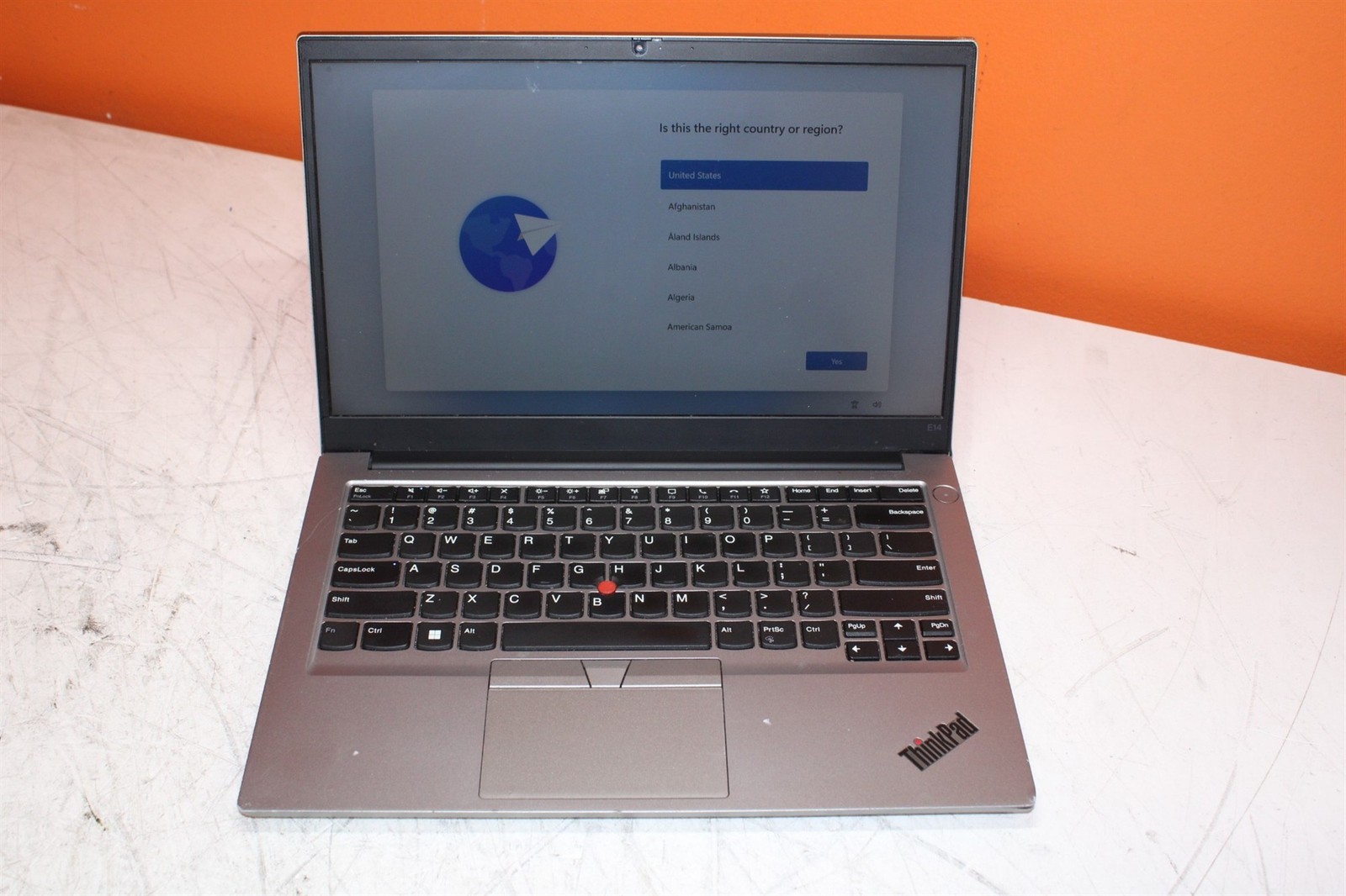 Scratched LCD Lenovo ThinkPad E14 Gen 4 AMD Ryzen 7 5825U 4.5GHz 8GB 512GB 
