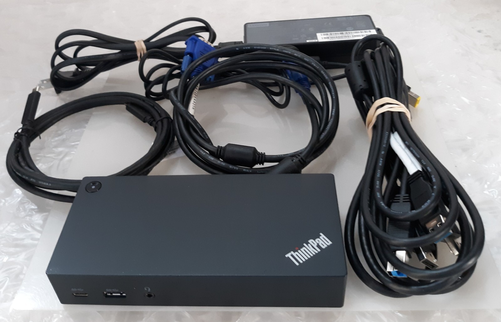 Lenovo ThinkPad 40A9 USB-C docking Station w/ 90w AC+USB-C+VGA+DP+USB 3.0