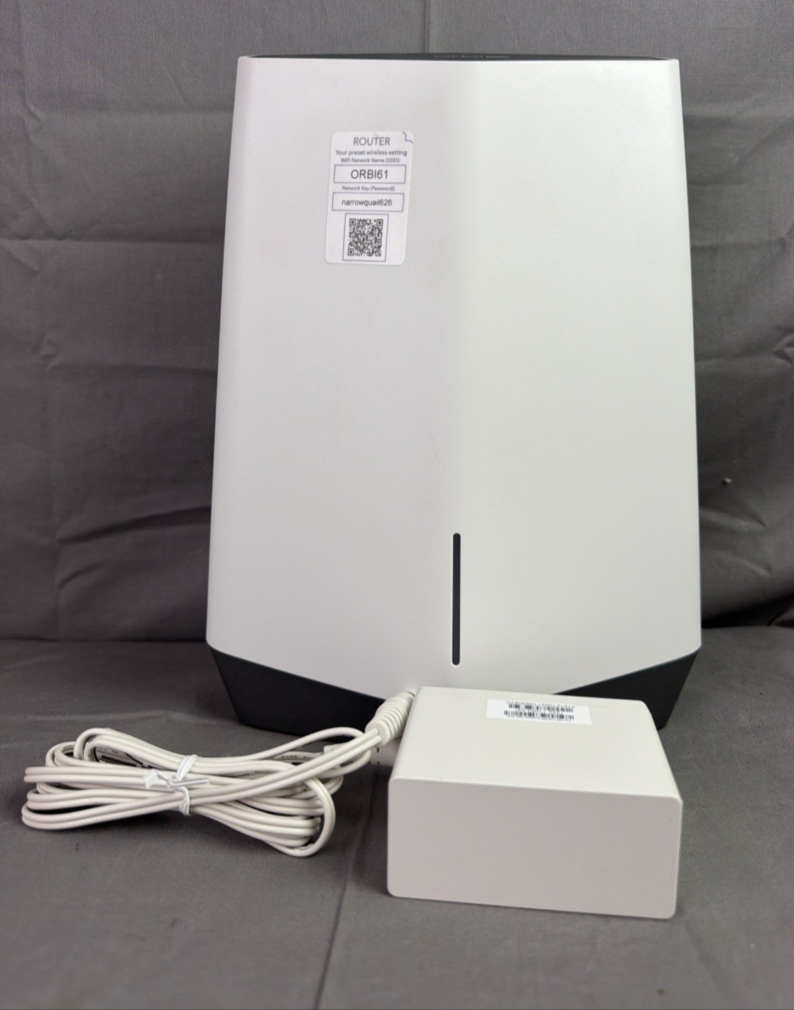 NETGEAR Orbi Pro SXR80 AX6000 Tri-Band Wi-Fi 6 Mesh Router **READ**