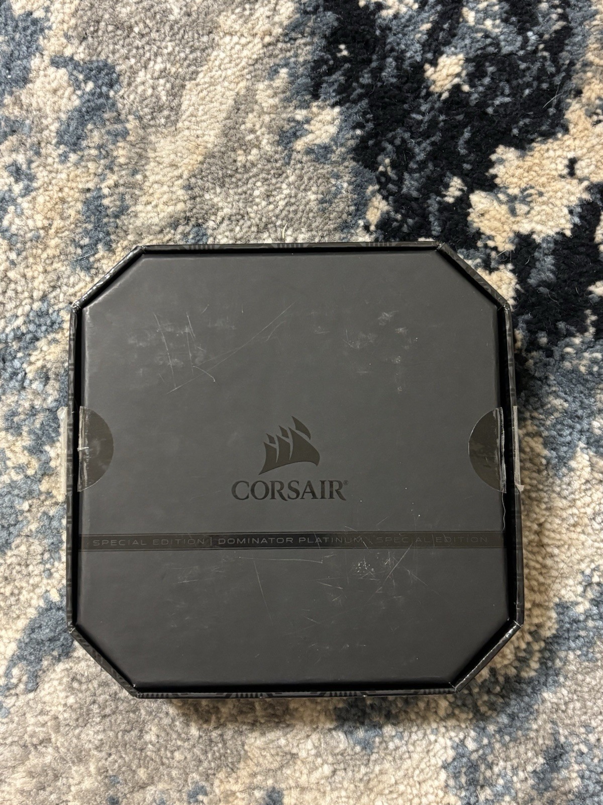 CORSAIR DOMINATOR PLATINUM B Die Special Edition Blackout 32GB DDR4 C14 325/500